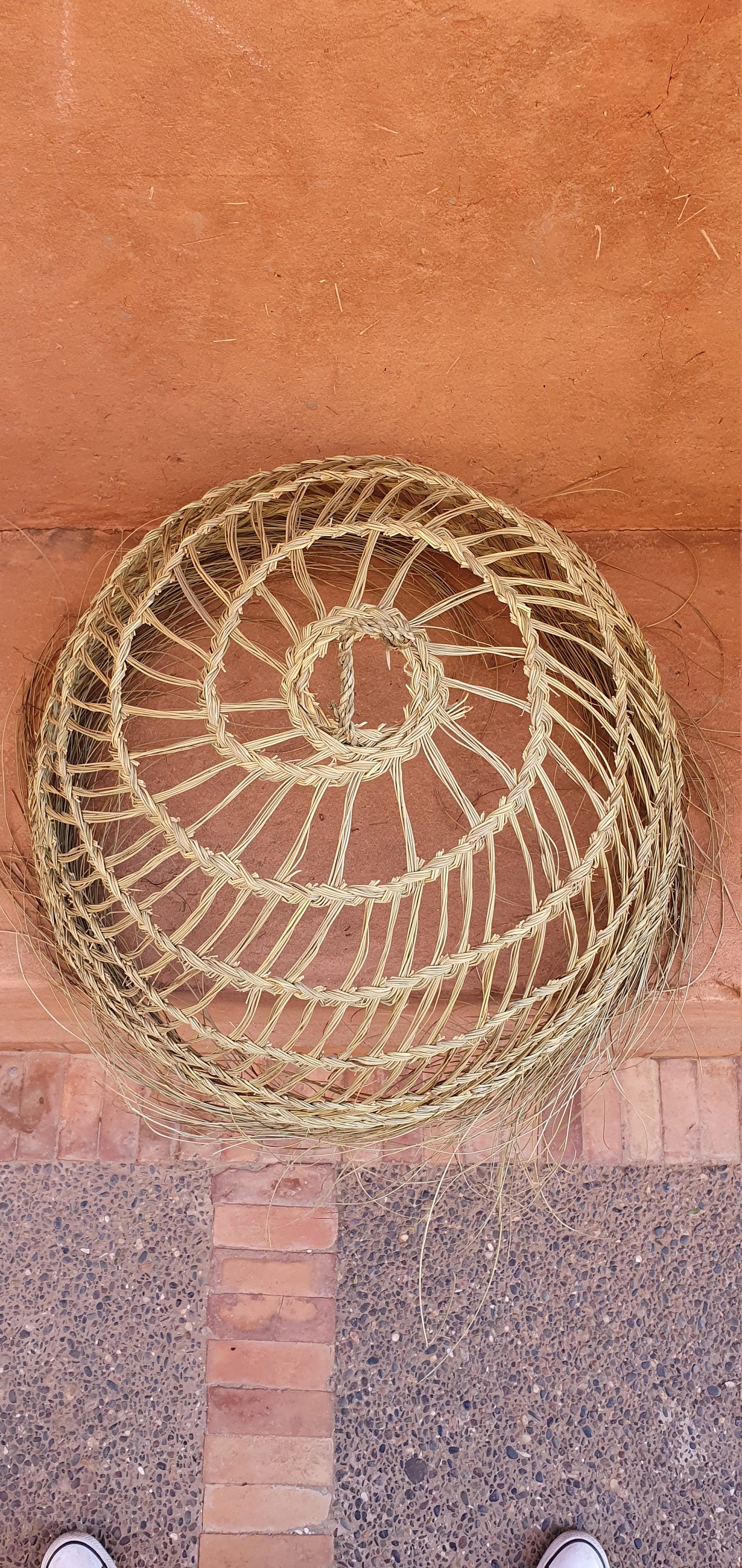 Suspension lumineuse en boule de doum de style bohème