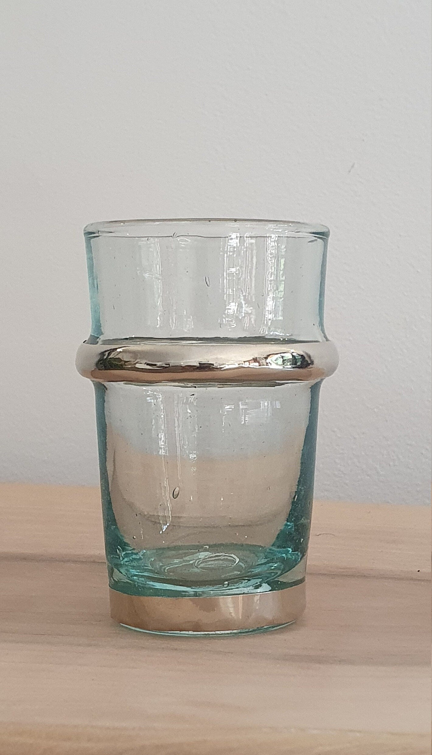Catalogue avec une sélection de 6 verres Beldi.