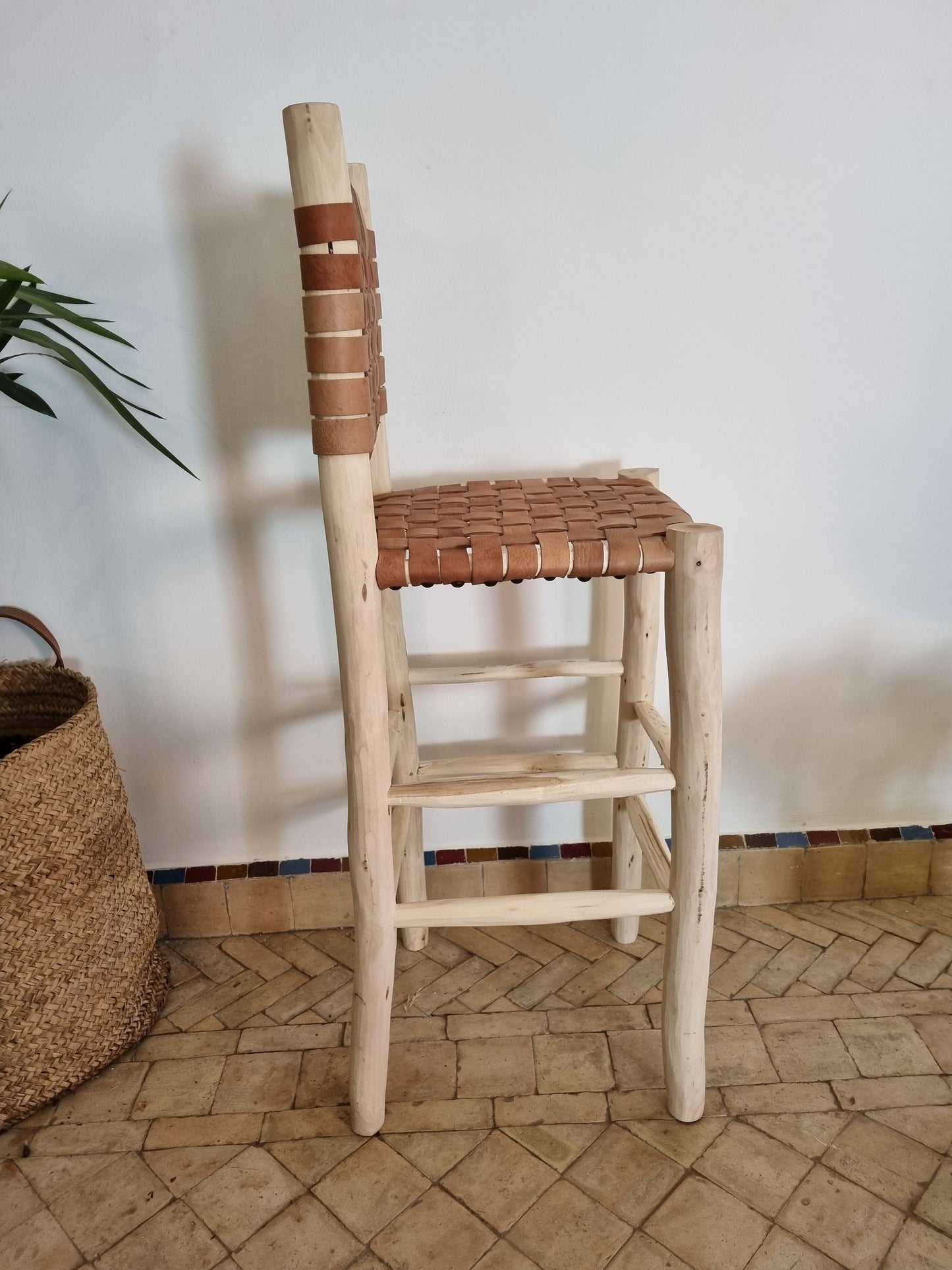Tabouret de bar cuir camel bois marocain - Siège élégant et fonctionnel
