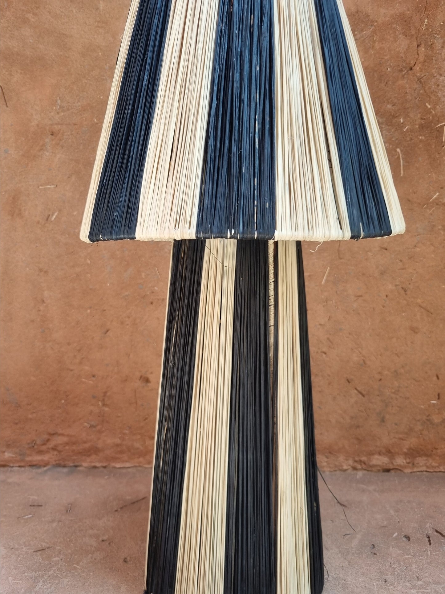 Lampe en raphia