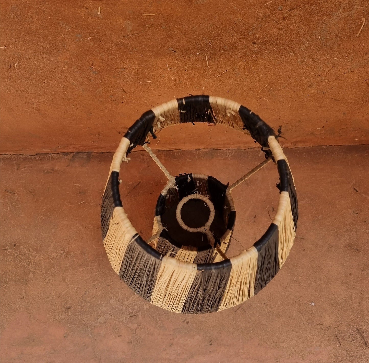 Lampe en raphia