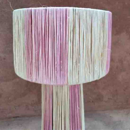 Lampe de Table en Raphia Tissé avec un design exotique
