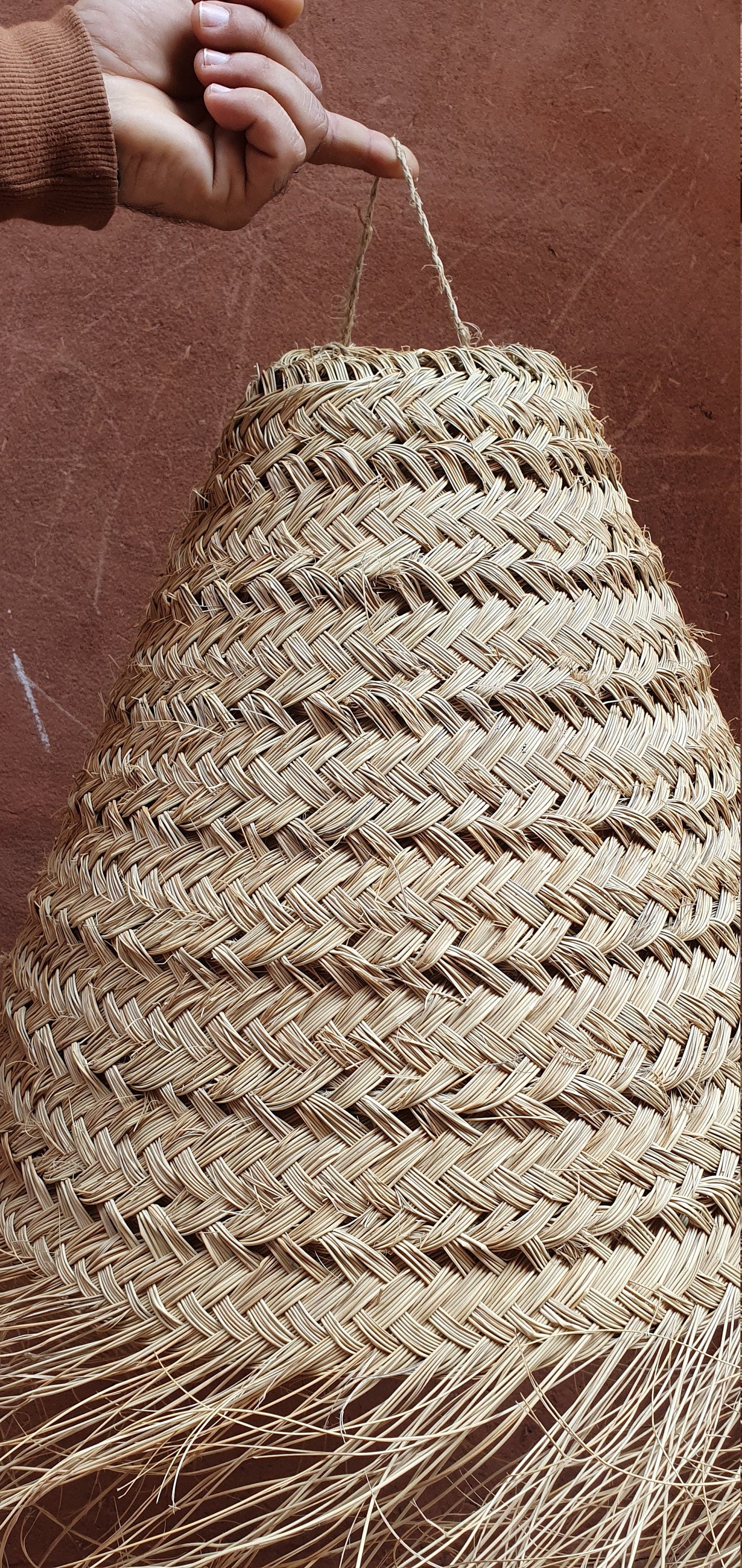 Abat-jour marocain en doum, style cône tressé, fibres naturelles